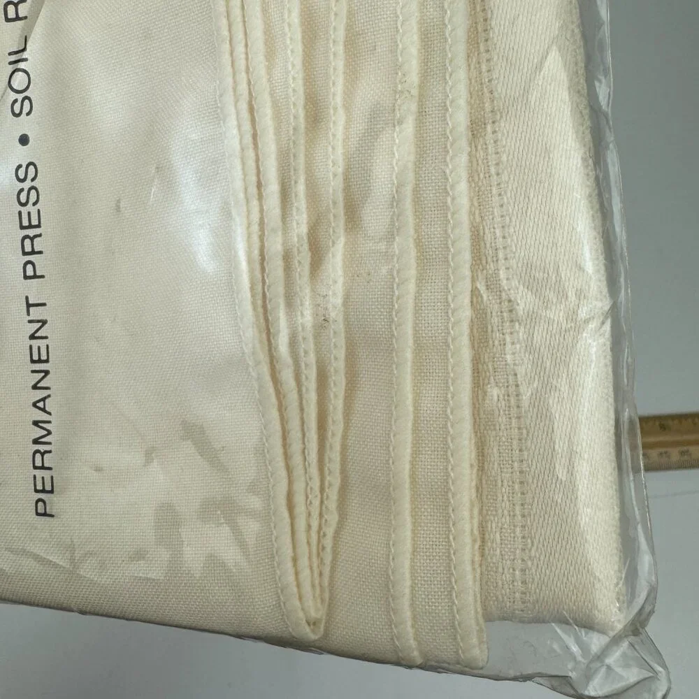 Vtg Bardwil Linens Pack of 4 Cloth Dinner Napkins 17inchx17 inch Off White Cream